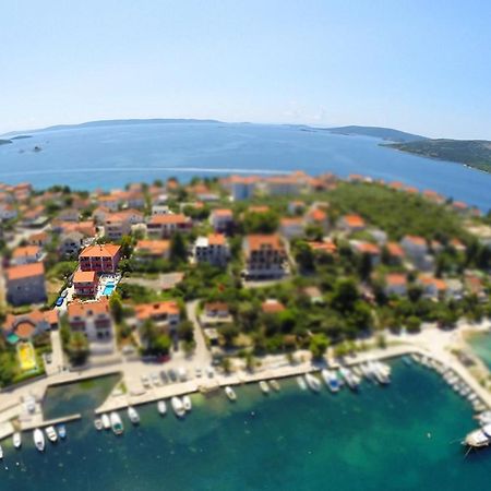 Apartments Stina Сегет-Враница Экстерьер фото
