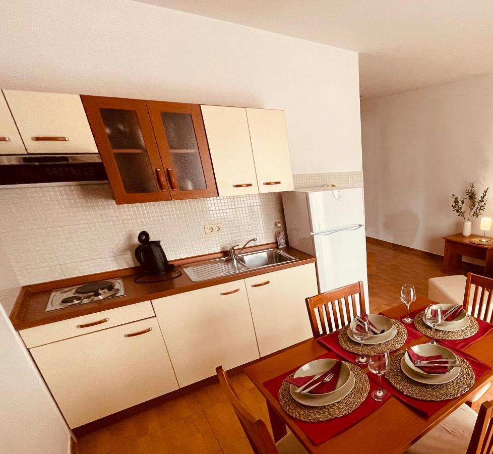 Apartments Stina Сегет-Враница Экстерьер фото