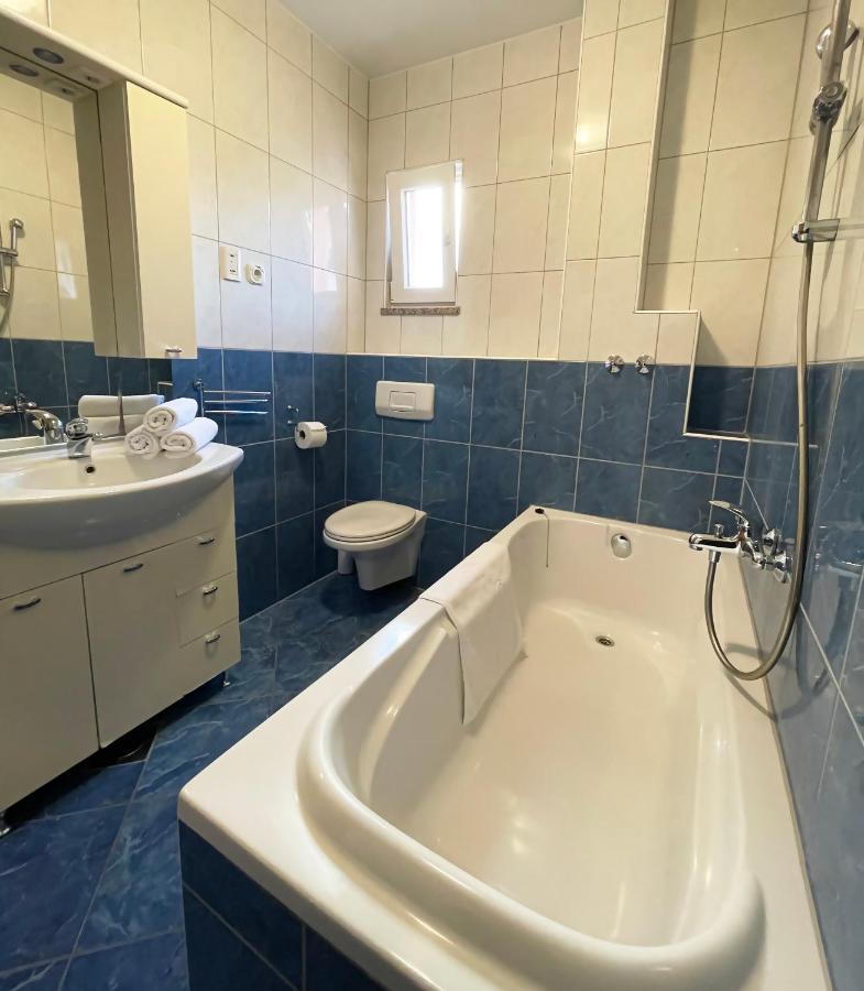 Apartments Stina Сегет-Враница Экстерьер фото