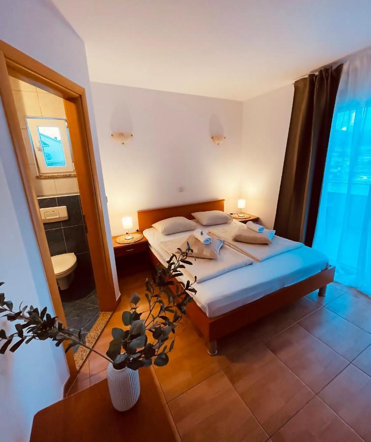 Apartments Stina Сегет-Враница Экстерьер фото