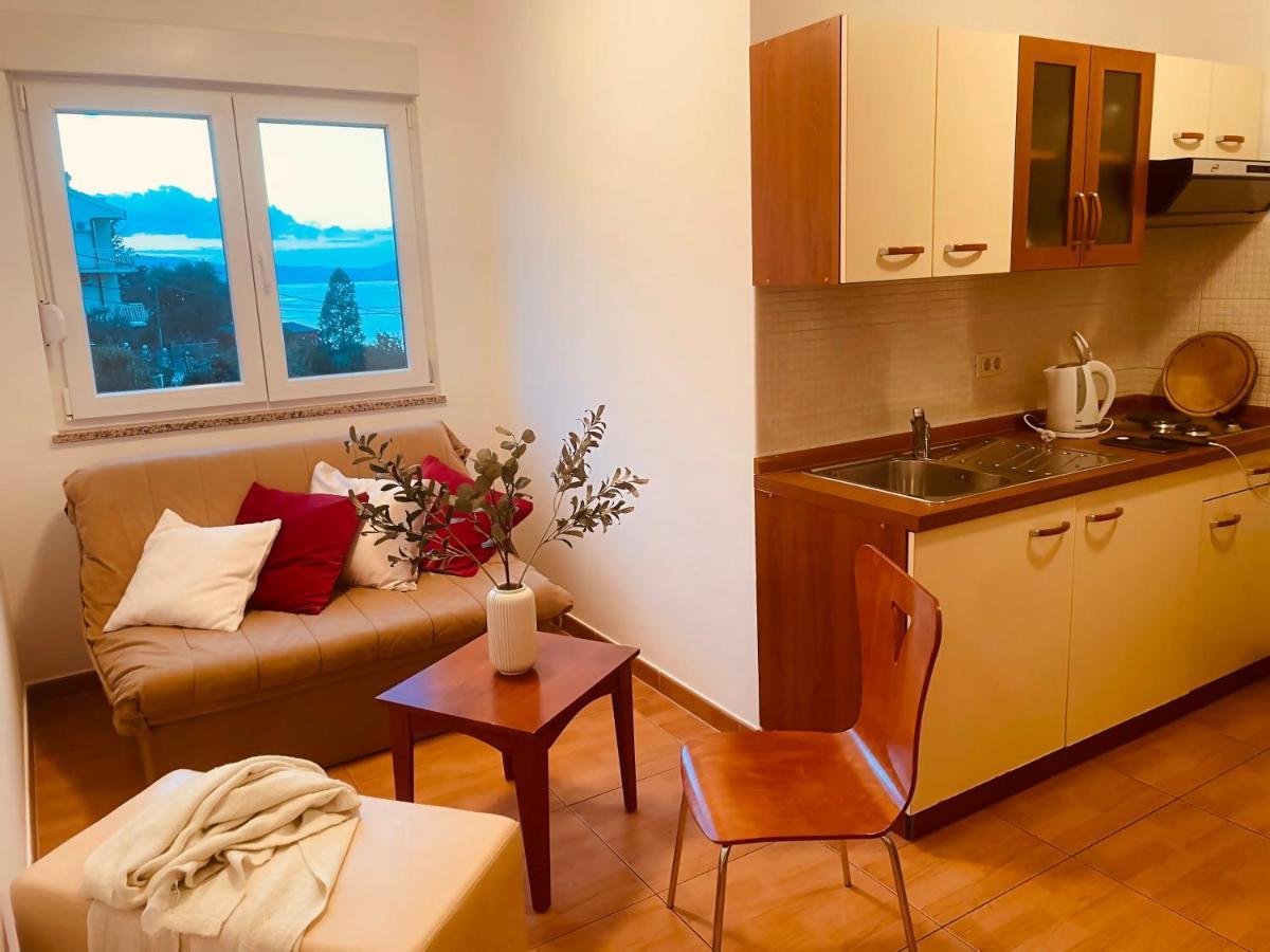 Apartments Stina Сегет-Враница Экстерьер фото