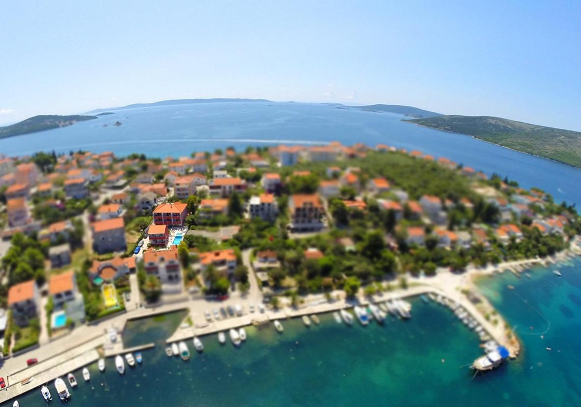 Apartments Stina Сегет-Враница Экстерьер фото